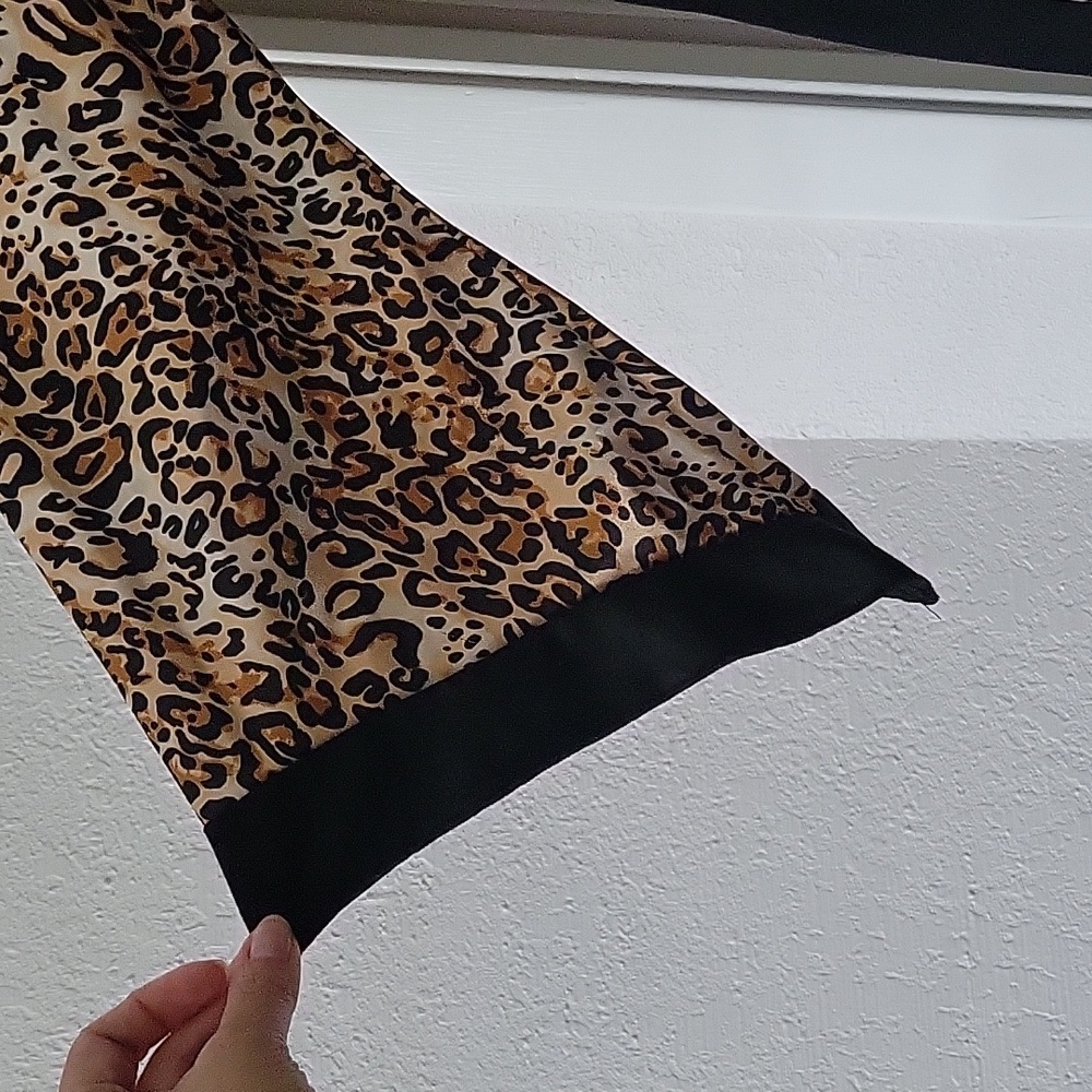 Leopard Print Top - Picture 2 of 4